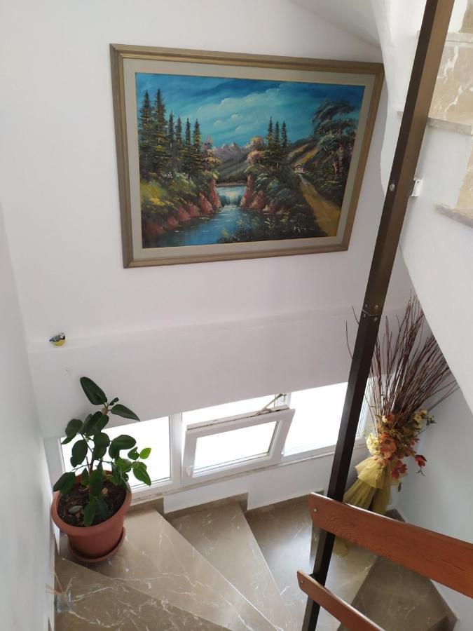 Private Rooms With A Beautiful Veranda Heraklion  Exterior photo