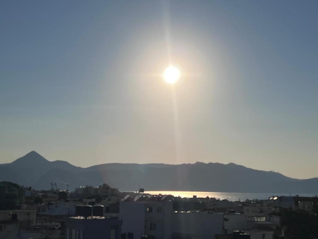 Private Rooms With A Beautiful Veranda Heraklion  Exterior photo