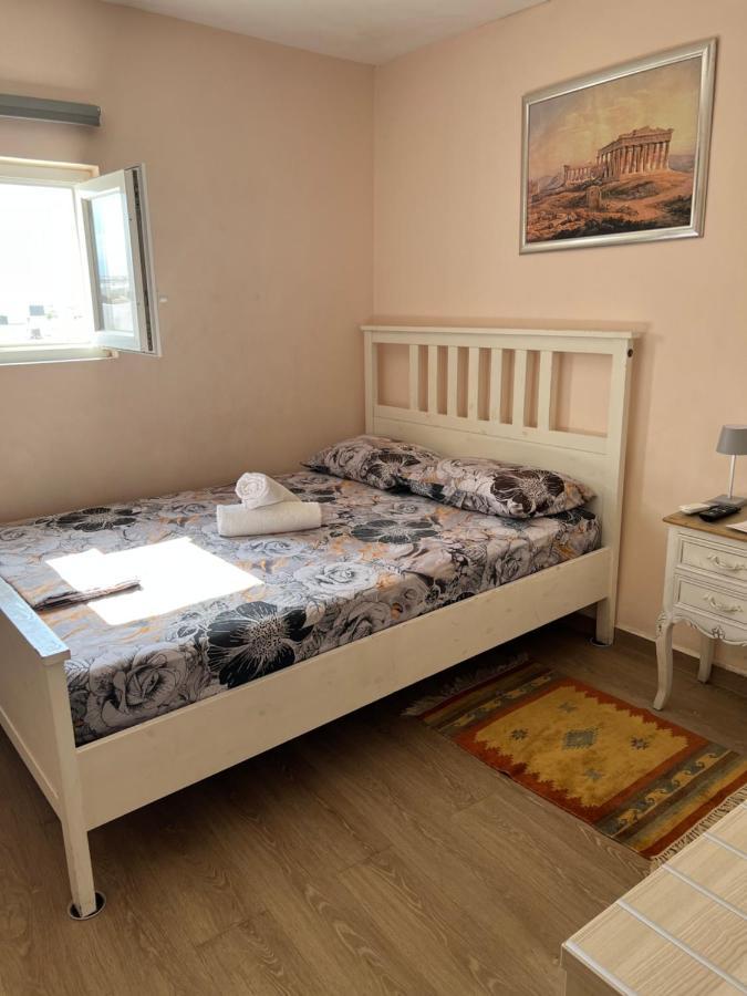 Private Rooms With A Beautiful Veranda Heraklion  Exterior photo