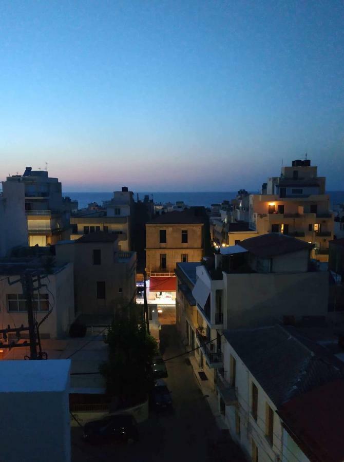 Private Rooms With A Beautiful Veranda Heraklion  Exterior photo