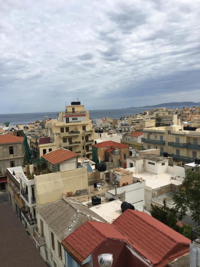 Private Rooms With A Beautiful Veranda Heraklion  Exterior photo