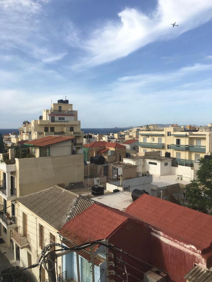 Private Rooms With A Beautiful Veranda Heraklion  Exterior photo